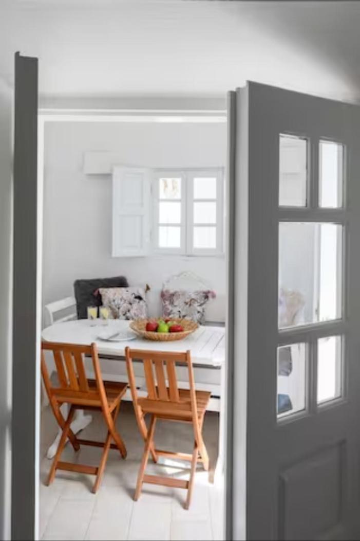 On An Island Suites & Apartments - Fira Экстерьер фото
