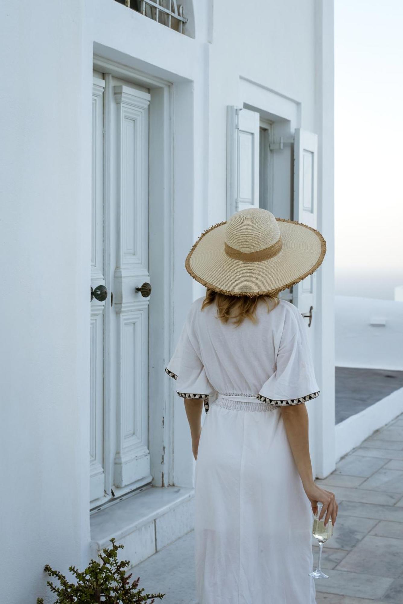 On An Island Suites & Apartments - Fira Экстерьер фото