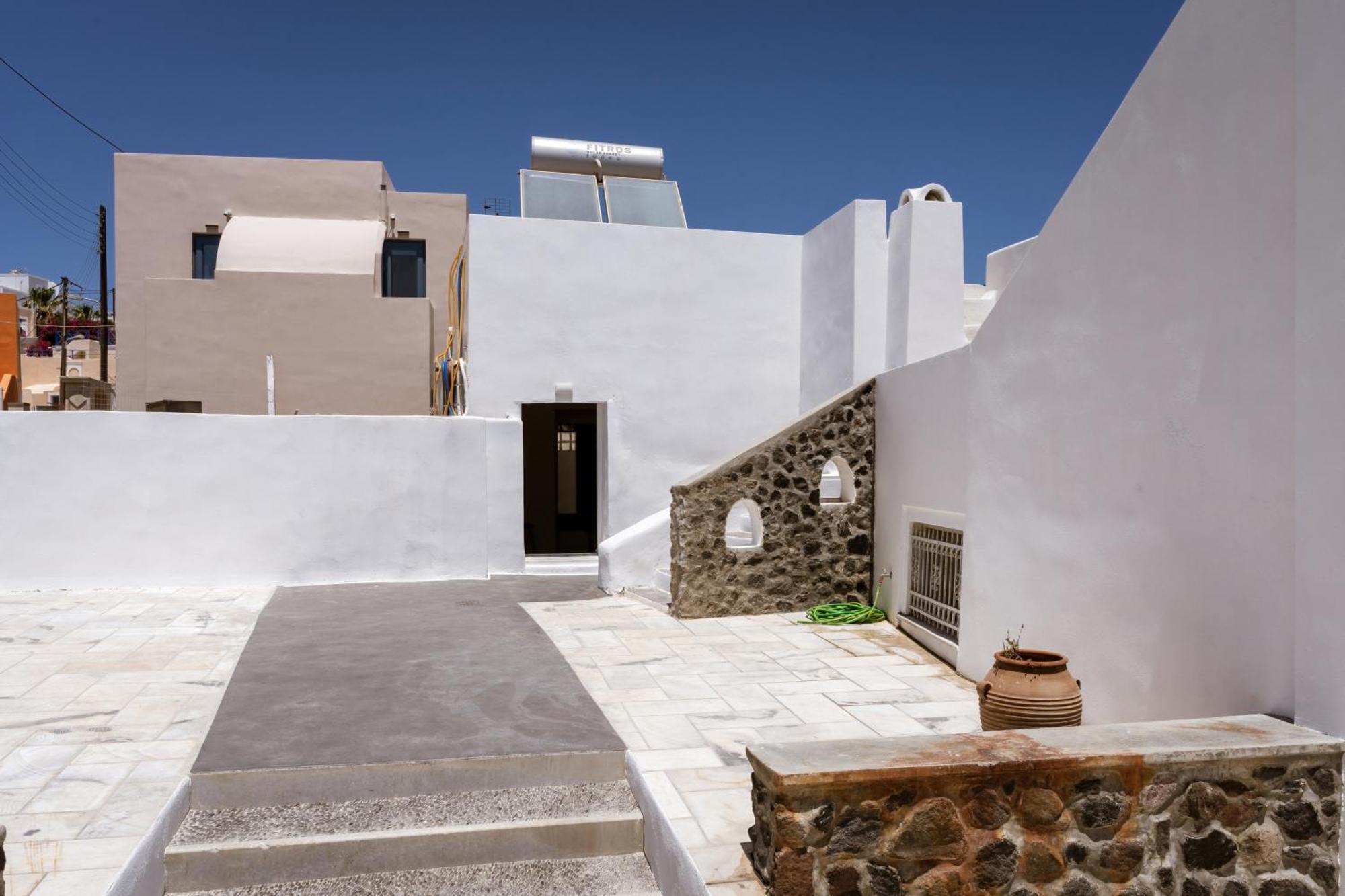 On An Island Suites & Apartments - Fira Экстерьер фото